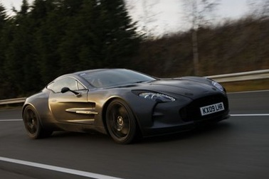 Aston Martin One-77 phế ngôi Vanquish về tốc độ