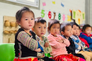 Những giáo viên gieo chữ vùng "lõm sóng"