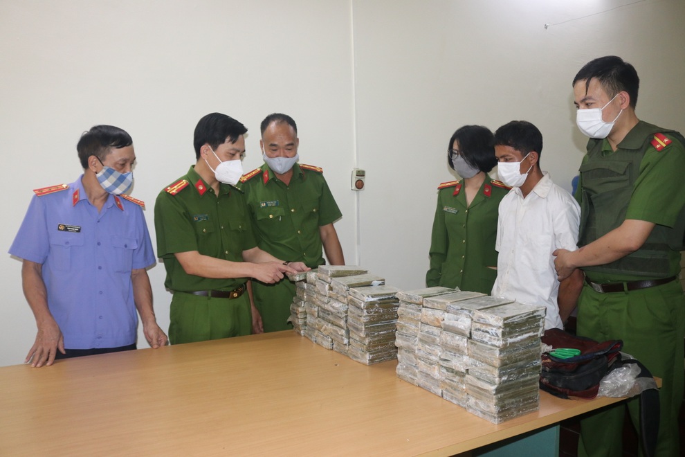 Điện Biên phá chuyên án ma túy khủng thu gần 100 bánh heroin - 2 Điện Biên phá chuyên án ma túy khủng thu gần 100 bánh heroin - 2
