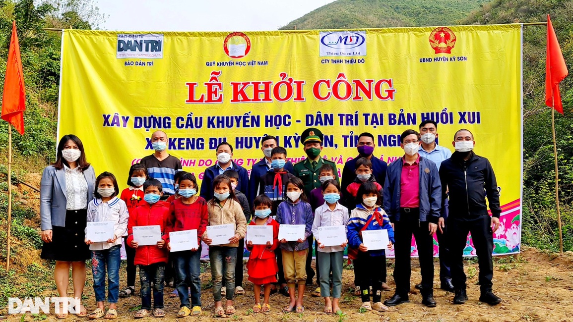 Khởi công xây dựng cầu Khuyến học và Dân trí nơi biên giới Việt - Lào - 12 Khởi công xây dựng cầu Khuyến học và Dân trí nơi biên giới Việt - Lào - 12