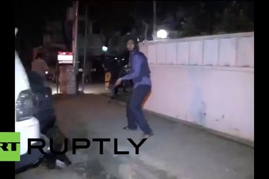 Tấn công khủng bố tại thủ đô của Bangladesh, nhiều con tin bị bắt giữ