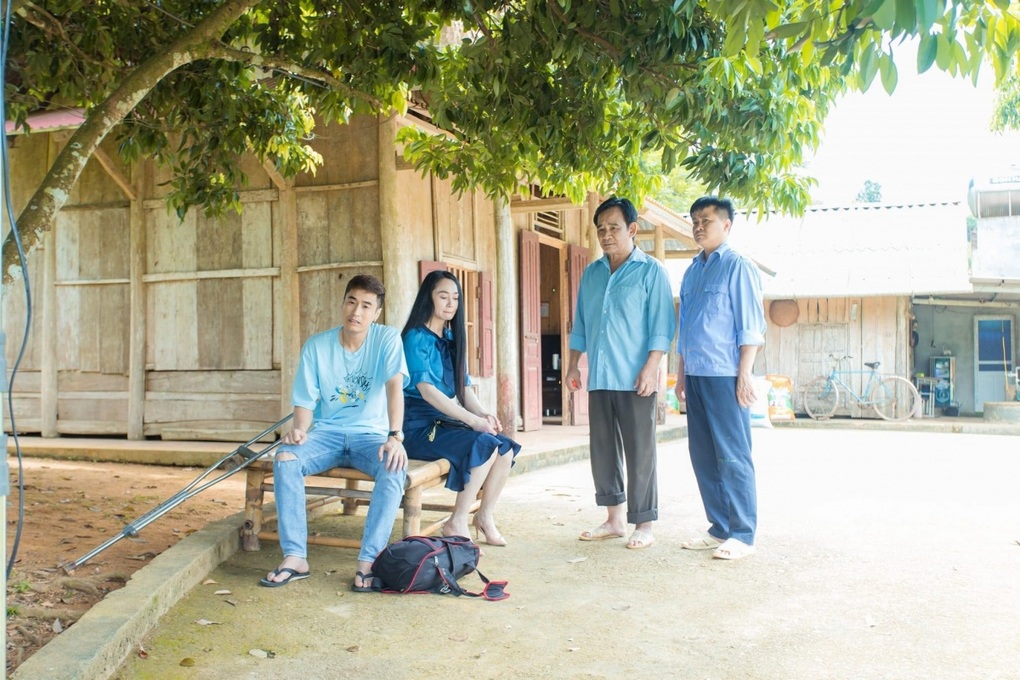 Khán giả khóc vì NSƯT Quang Tèo trong Chạm vào hạnh phúc 2 - 3 Khán giả khóc vì NSƯT Quang Tèo trong Chạm vào hạnh phúc 2 - 3