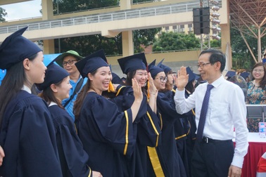 "Giáo dục trước hết hướng con người sống tử tế"