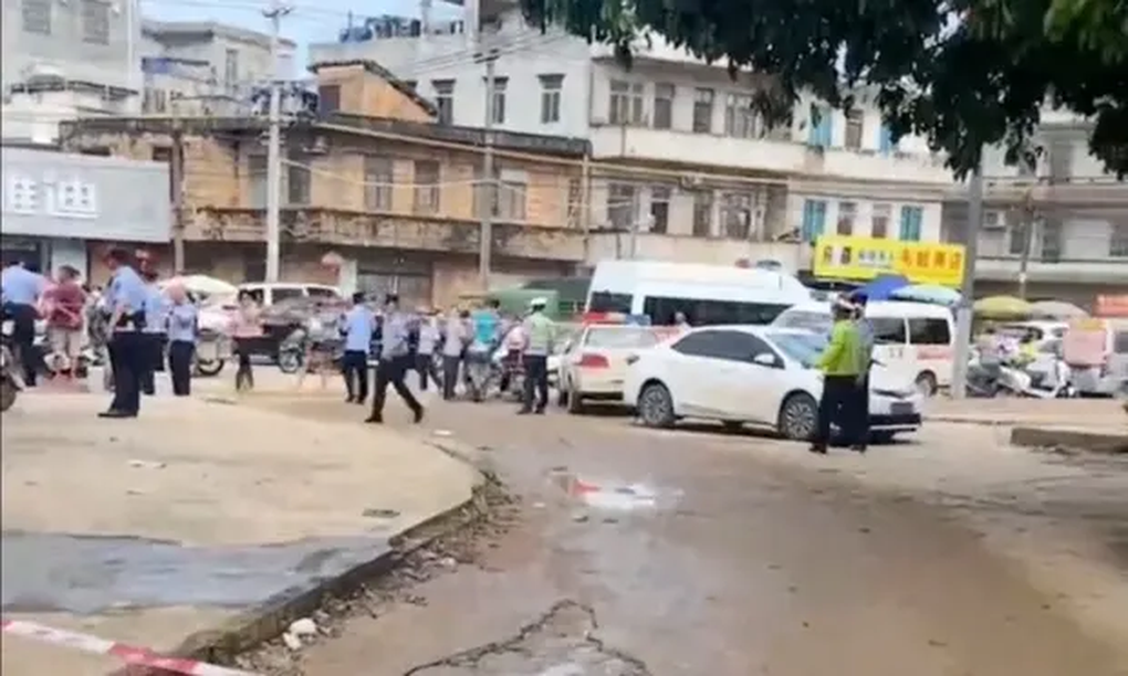 Đâm dao ở trường mẫu giáo Trung Quốc, 6 người thiệt mạng - 1 Đâm dao ở trường mẫu giáo Trung Quốc, 6 người thiệt mạng - 1