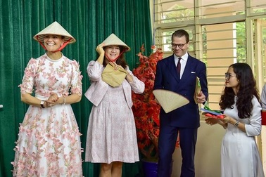 Công chúa Thụy Điển thăm trường thực nghiệm, cổ vũ “giấc mơ Nobel” của học sinh Việt