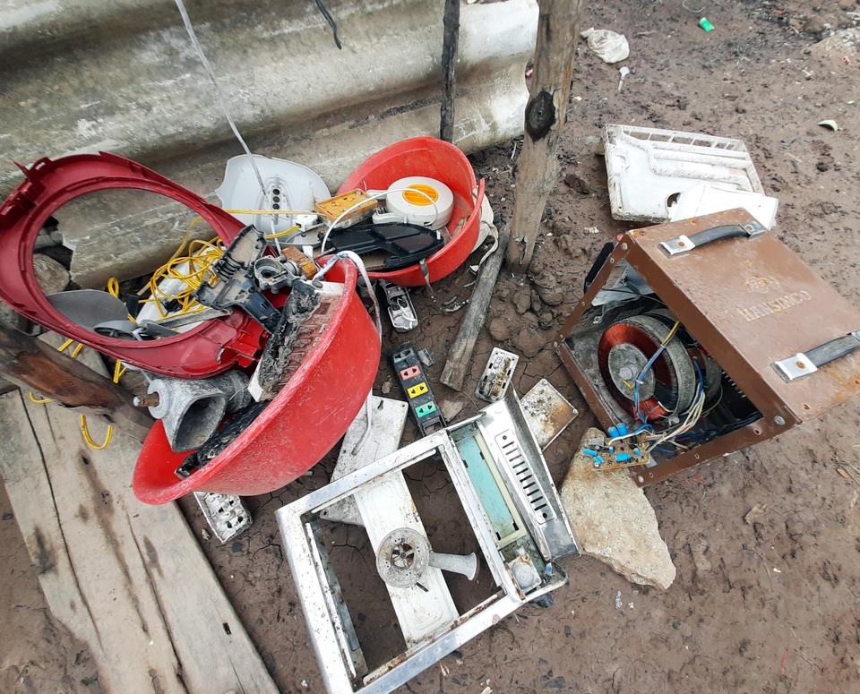 Vật dụng trong nhà tự nhiên phát cháy, nổ bất thường - 3