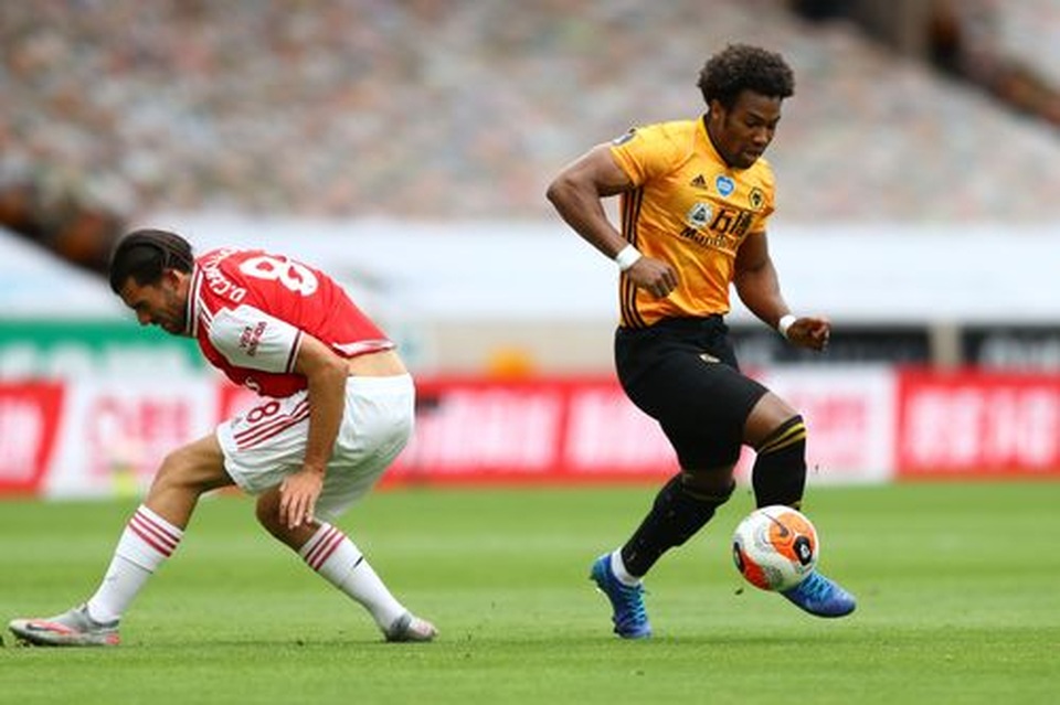 Wolves 0-2 Arsenal: Saka, Lacazette lập công cho đội khách - 12 Wolves 0-2 Arsenal: Saka, Lacazette lập công cho đội khách - 12