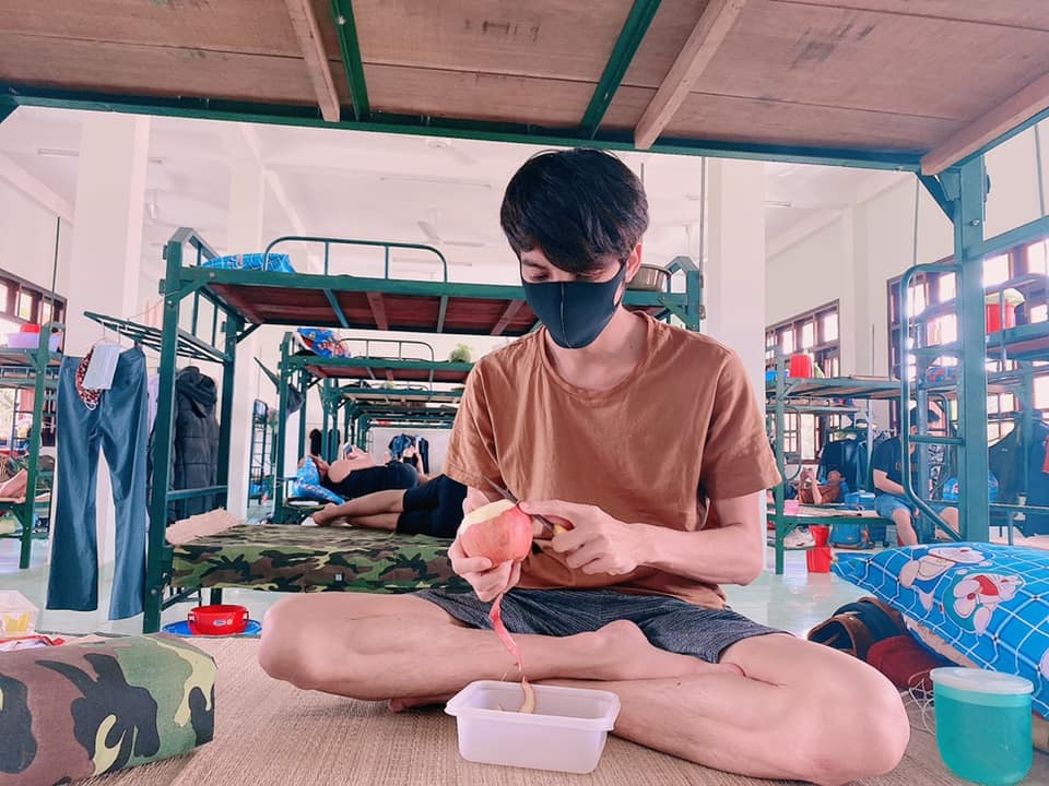 Cách ly tập trung, nghệ sĩ Việt xúc động gọi nhân viên y tế là “người hùng” - 7 Cách ly tập trung, nghệ sĩ Việt xúc động gọi nhân viên y tế là “người hùng” - 7
