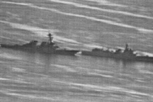 Khoảnh khắc tàu chiến Trung Quốc “áp sát nguy hiểm” tàu Mỹ trên Biển Đông