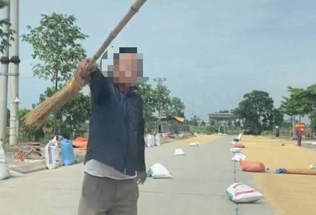 Người dân phơi thóc lúa, ngăn chặn xe lưu thông sẽ bị xử lý như thế nào? - 1