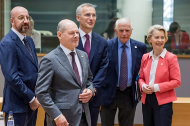 Xung đột Nga - Ukraine đánh thức "người khổng lồ" châu Âu