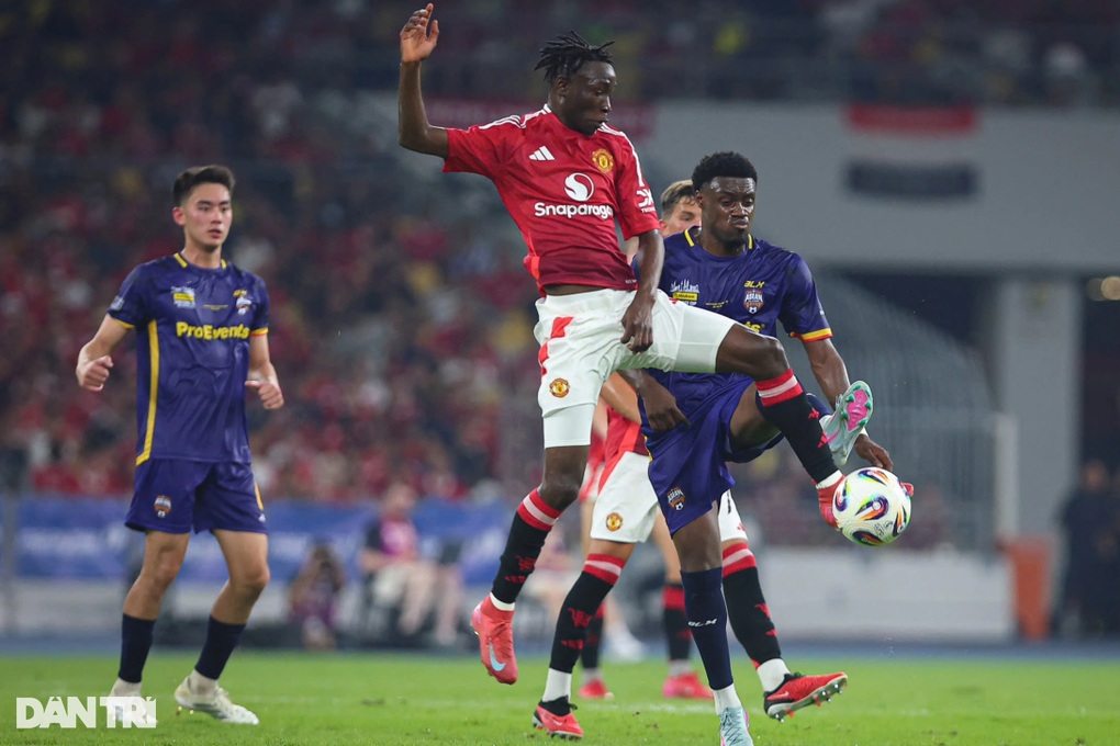 Báo Đông Nam Á nói thẳng về Man Utd sau trận thua ASEAN All-Stars - 1