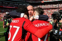 Ngày kỳ lạ của Ten Hag tại Wembley: Đón hào quang và chưa bị sa thải