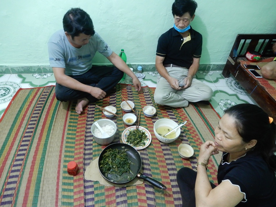 Nhiều thợ hồ mắc kẹt” ở Đà Nẵng mong ngày về quê - 1 Nhiều thợ hồ mắc kẹt” ở Đà Nẵng mong ngày về quê - 1