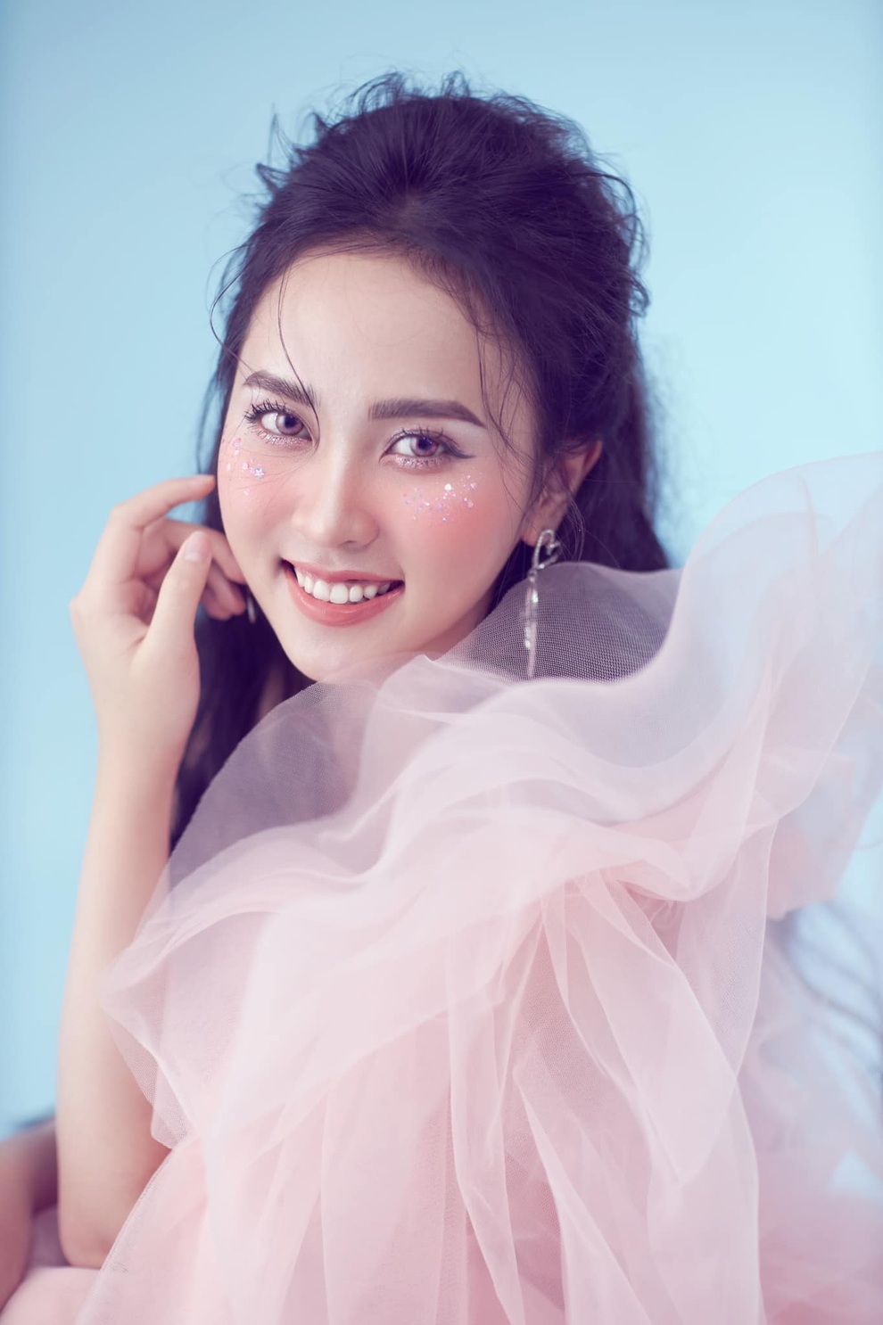 Đóa hoa xứ Nghệ tự tung ảnh bóc mẽ vòng eo hài hước - 5 Đóa hoa xứ Nghệ tự tung ảnh bóc mẽ vòng eo hài hước - 5