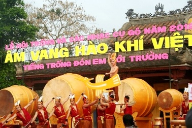 Rộn ràng lễ hội trống “Âm vang hào khí Việt” bên bờ sông Hương