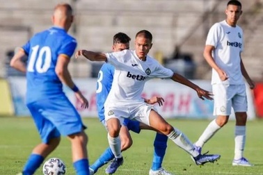 Ngôi sao gốc Việt gây ấn tượng mạnh ở châu Âu, tuyển Việt Nam khó mời gọi