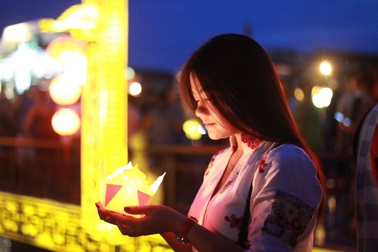Đêm Vu Lan lung linh sắc màu ở phố cổ Hội An