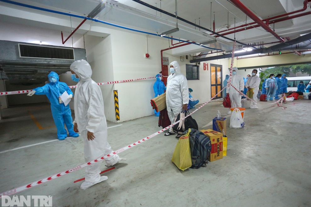 Bác sĩ chống dịch: 3 tháng không về nhà, chồng chất khó khăn, thu nhập giảm - 3 Bác sĩ chống dịch: 3 tháng không về nhà, chồng chất khó khăn, thu nhập giảm - 3