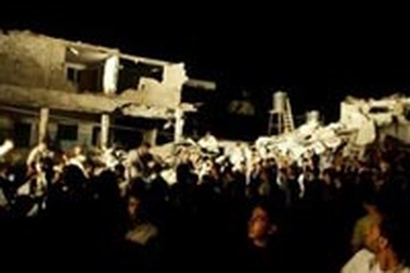 Vụ nổ bí ẩn rung chuyển thành phố Gaza 