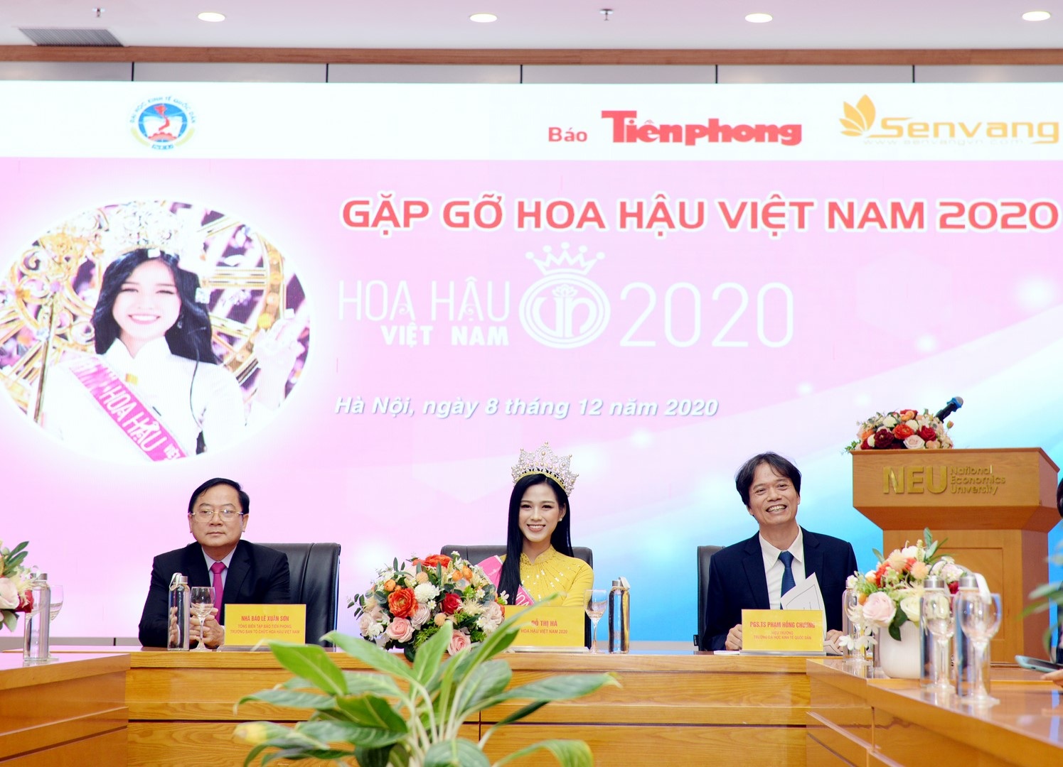 Hiệu trưởng Kinh tế quốc dân lên tiếng về ảnh chắp tay báo cáo hoa hậu - 7