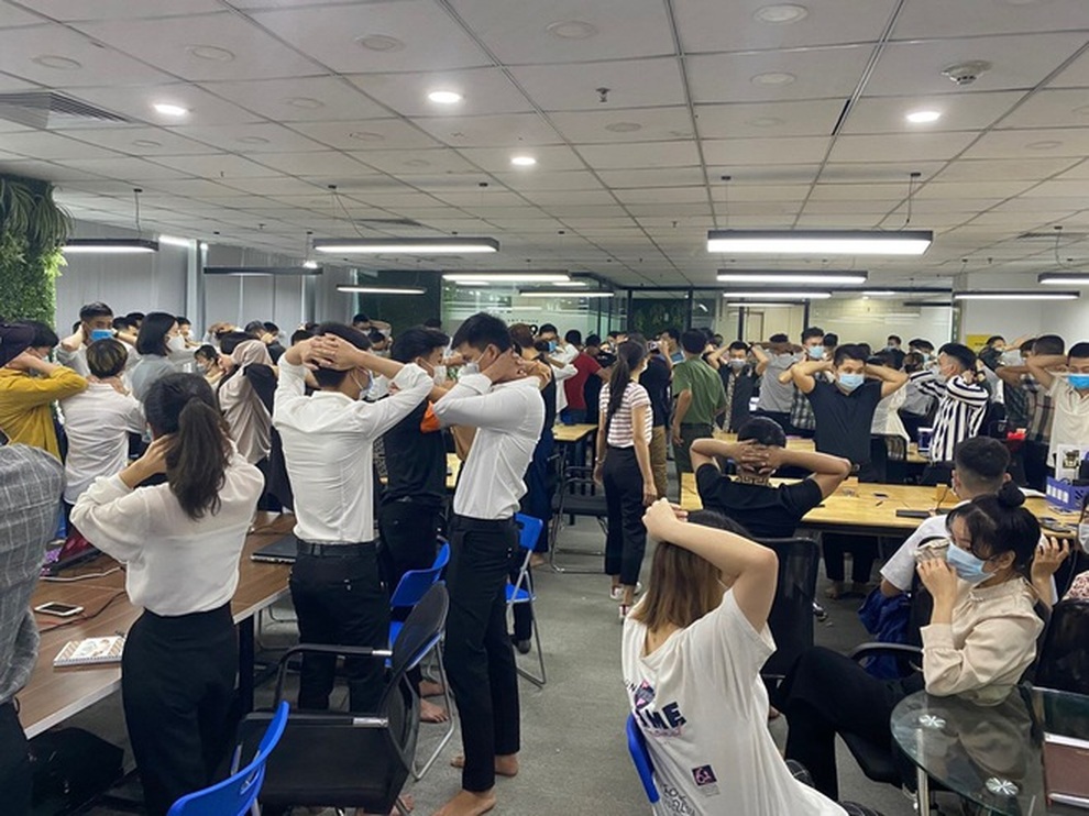 Bóc chiêu trò không làm vẫn kiếm tiền tỷ của dàn chủ tịch, tổng tư lệnh - 3 Bóc chiêu trò không làm vẫn kiếm tiền tỷ của dàn chủ tịch, tổng tư lệnh - 3