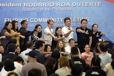 Người Philippines “đốt cháy” khán phòng Hà Nội