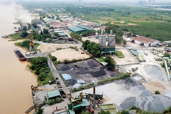 Vụ 25 trạm bê tông ven sông ở Hà Nội: Cán bộ chỉ kiểm điểm rút kinh nghiệm