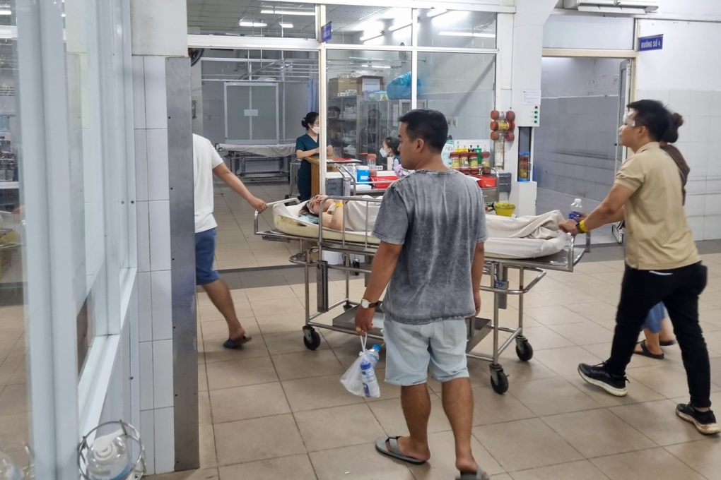 Nỗi ám ảnh của nạn nhân trong chuyến xe đi ăn cưới gặp nạn - 2 Nỗi ám ảnh của nạn nhân trong chuyến xe đi ăn cưới gặp nạn - 2