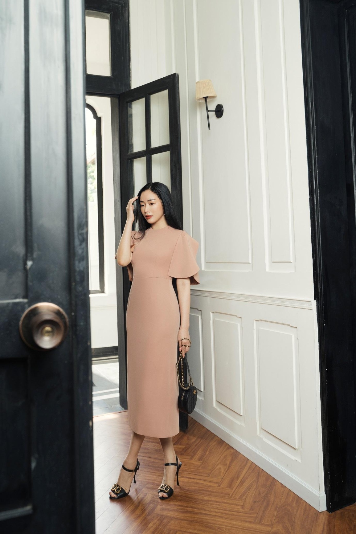 Mai Thanh Hà hóa nàng thơ của nhà thiết kế Nguyễn Chí Nghĩa - 4 Mai Thanh Hà hóa nàng thơ của nhà thiết kế Nguyễn Chí Nghĩa - 4