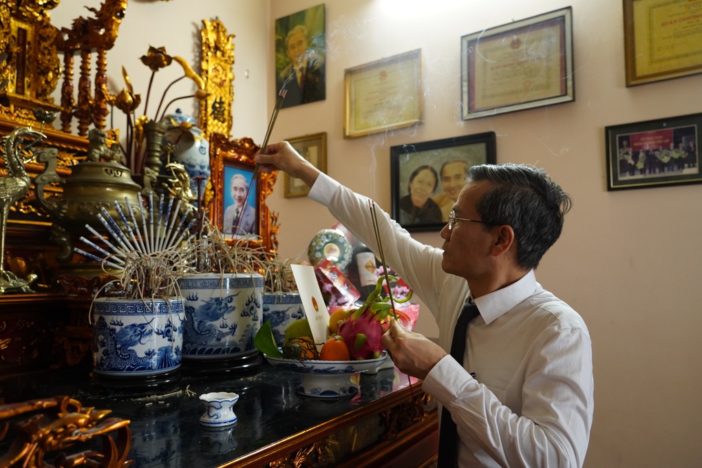 Lãnh đạo Bộ Nội vụ tri ân, tưởng nhớ cố Bộ trưởng qua các thời kỳ - 3 Lãnh đạo Bộ Nội vụ tri ân, tưởng nhớ cố Bộ trưởng qua các thời kỳ - 3