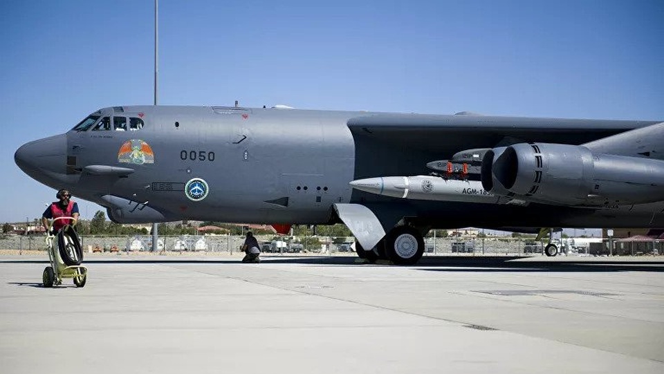 “Pháo đài bay” B-52 Mỹ thử nghiệm tích hợp thành công tên lửa siêu thanh - 1 “Pháo đài bay” B-52 Mỹ thử nghiệm tích hợp thành công tên lửa siêu thanh - 1