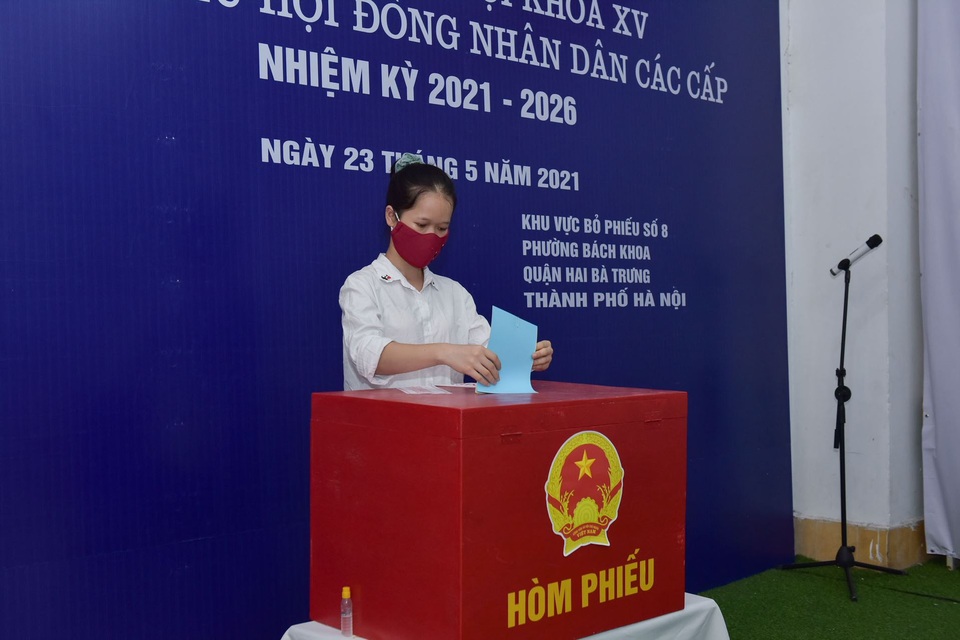 Gần 800 sinh viên ở ký túc xá Bách khoa Hà Nội rộn ràng trong ngày bầu cử - 10 Gần 800 sinh viên ở ký túc xá Bách khoa Hà Nội rộn ràng trong ngày bầu cử - 10