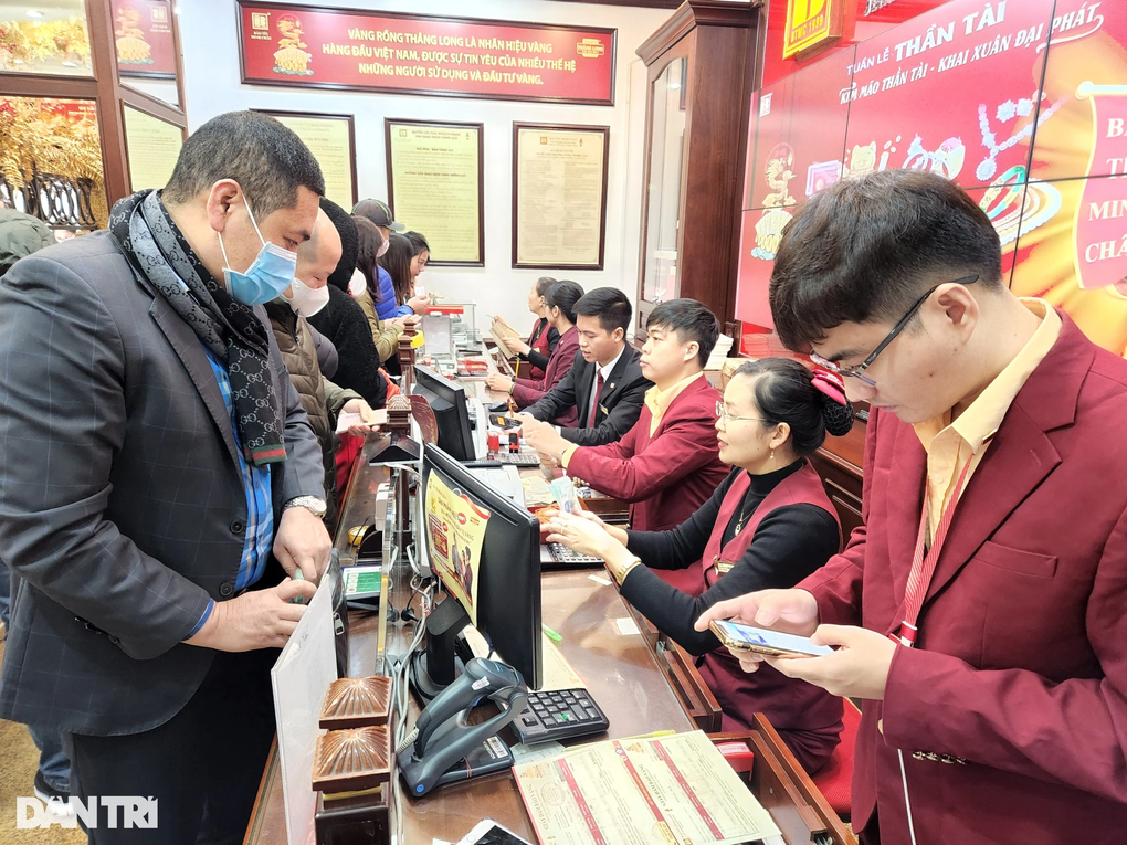 Hiện tượng lạ trong ngày vía Thần Tài ở hai miền Nam Bắc - 4 Hiện tượng lạ trong ngày vía Thần Tài ở hai miền Nam Bắc - 4