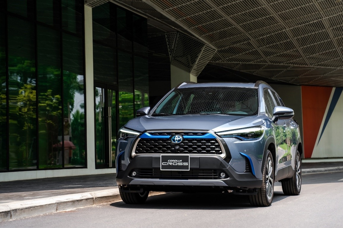 Chủ xe Toyota Hybrid: Mua không chỉ vì tiết kiệm xăng mà còn bởi cảm giác lái và trải nghiệm - 2 Chủ xe Toyota Hybrid: Mua không chỉ vì tiết kiệm xăng mà còn bởi cảm giác lái và trải nghiệm - 2