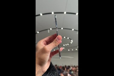 Thực tế iPhone Air siêu mỏng vừa được Apple ra mắt