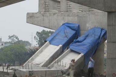 Dầm gãy không do tác động từ bên ngoài