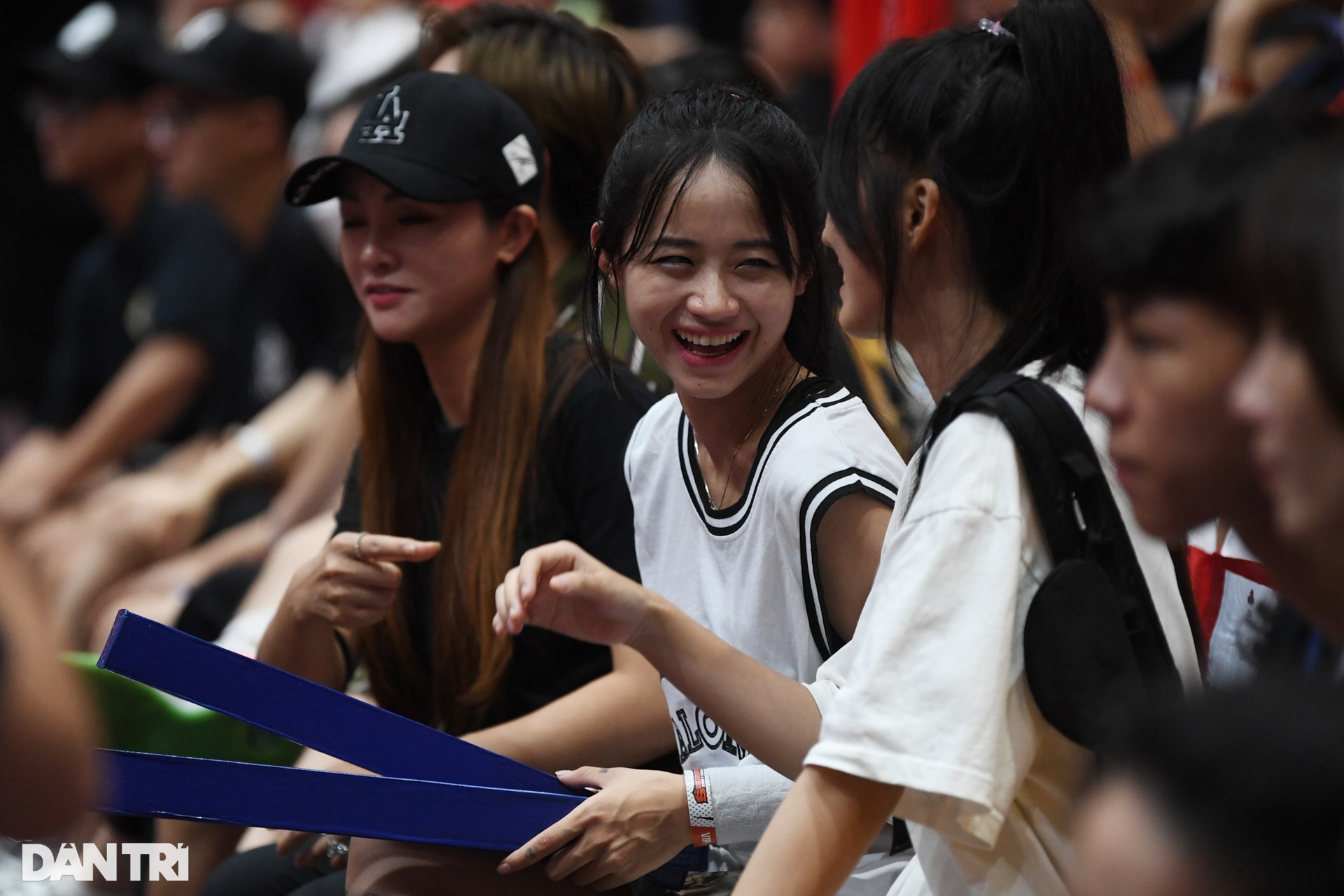 Những bóng hồng thổi bùng sức nóng trận derby Thủ đô - 6 Những bóng hồng thổi bùng sức nóng trận derby Thủ đô - 6