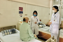 Cứu sống người đàn ông nước ngoài mắc liên cầu khuẩn lợn