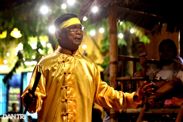 Những người lưu giữ Di sản văn hóa phi vật thể bài chòi tại Hội An