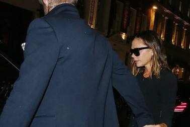 Vợ chồng Beckham hò hẹn tình cảm giữa bão tin đồn hôn nhân rạn nứt