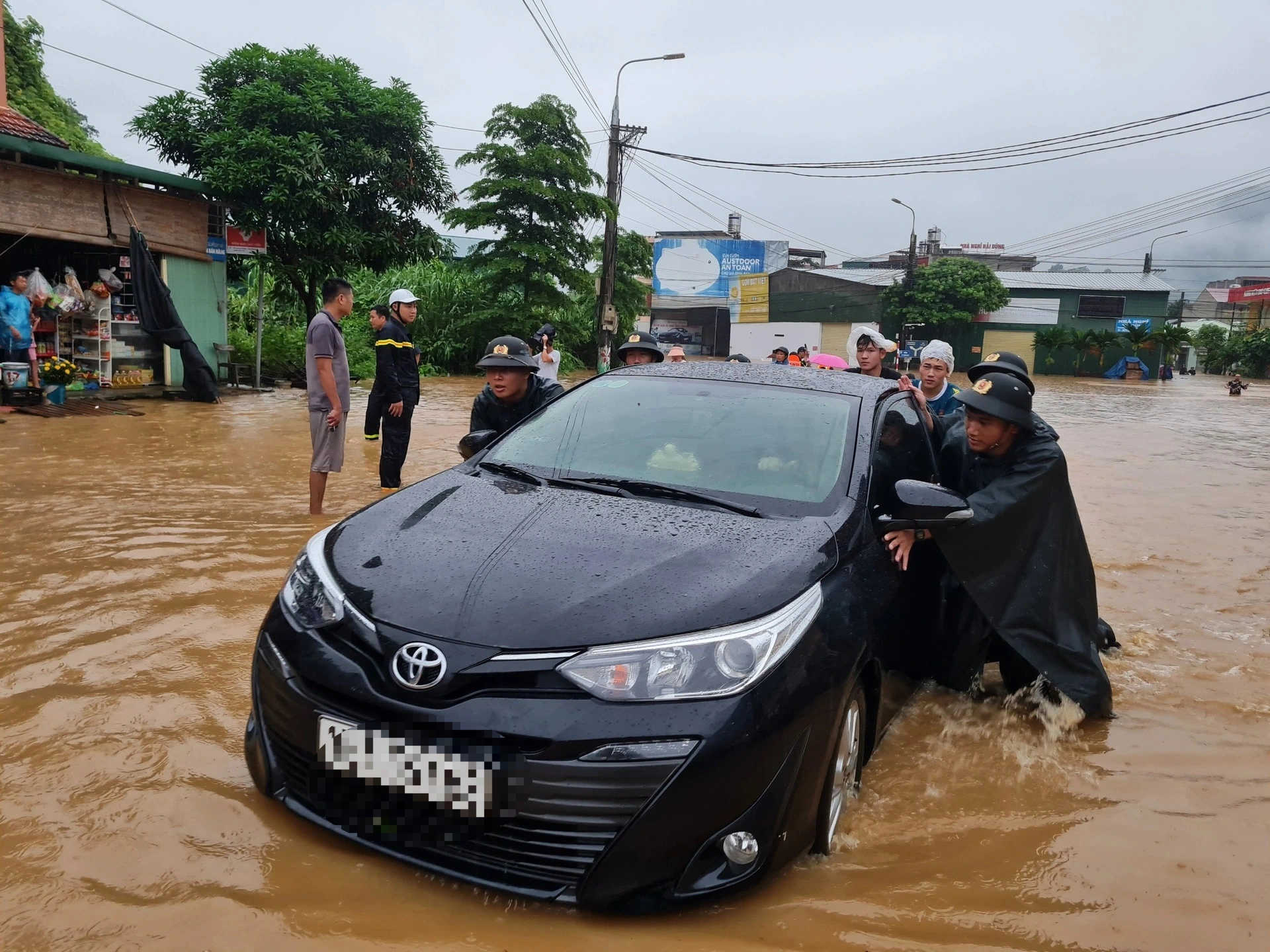 Vì sao miền Bắc mưa lớn kéo dài, ngập lụt nhiều nơi? - 3