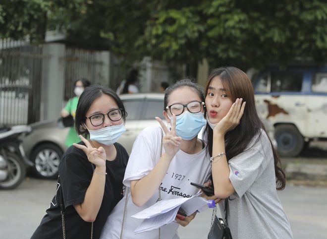 Những cung bậc cảm xúc tạo nên dấu ấn mùa thi tốt nghiệp THPT 2020 - 15 Những cung bậc cảm xúc tạo nên dấu ấn mùa thi tốt nghiệp THPT 2020 - 15