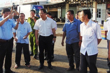 Chìm tàu tại lễ hội Nghinh Ông: Vẫn chưa tìm thấy cô gái mất tích