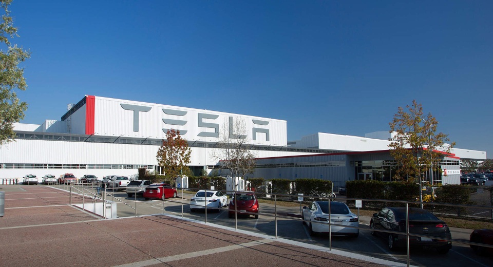 Tesla doạ chuyển nhà máy khỏi bang California nếu không nới lỏng phong toả - 1