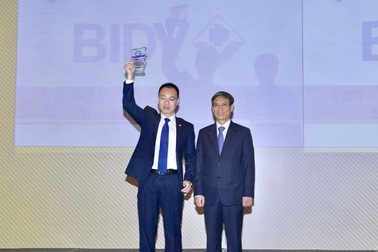 Vinh danh ngân hàng bán lẻ tiêu biểu 2016