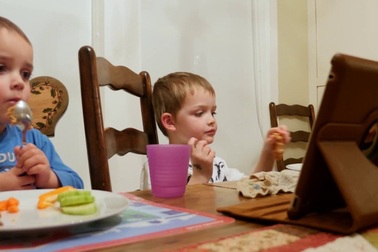 Làm sao cho trẻ ăn ngon mỗi ngày mà không cần ipad?