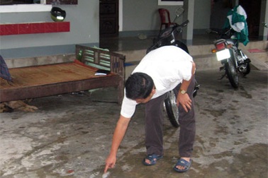 Nhà Phó Chủ tịch xã bị ném mìn lúc nửa đêm