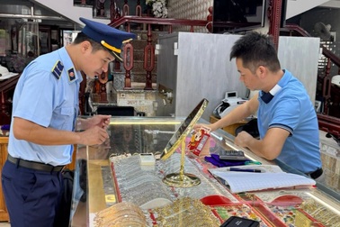 Kiểm tra hàng loạt tiệm vàng ở TPHCM, nhiều cơ sở bị phạt nặng