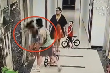 Vụ người đàn ông đánh cô gái ở chung cư: Gia đình nạn nhân lên tiếng